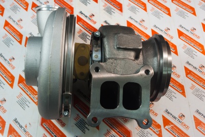 4024967 Турбокомпрессор TURBOCHARGER HX55 Cummins  Взаимозаменяемые номера: 3593606, 3593607
